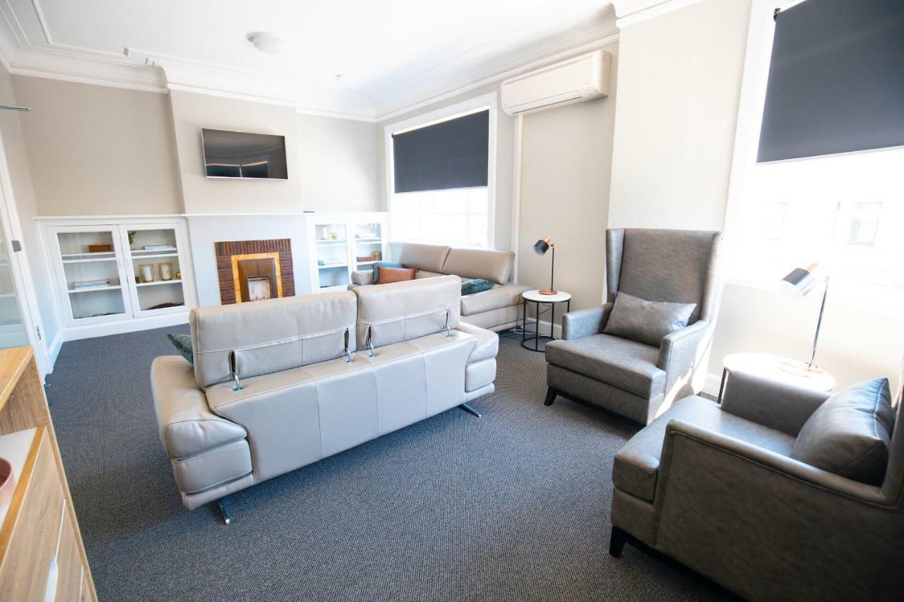 Horse And Jockey Hotel Homebush Сидней Экстерьер фото