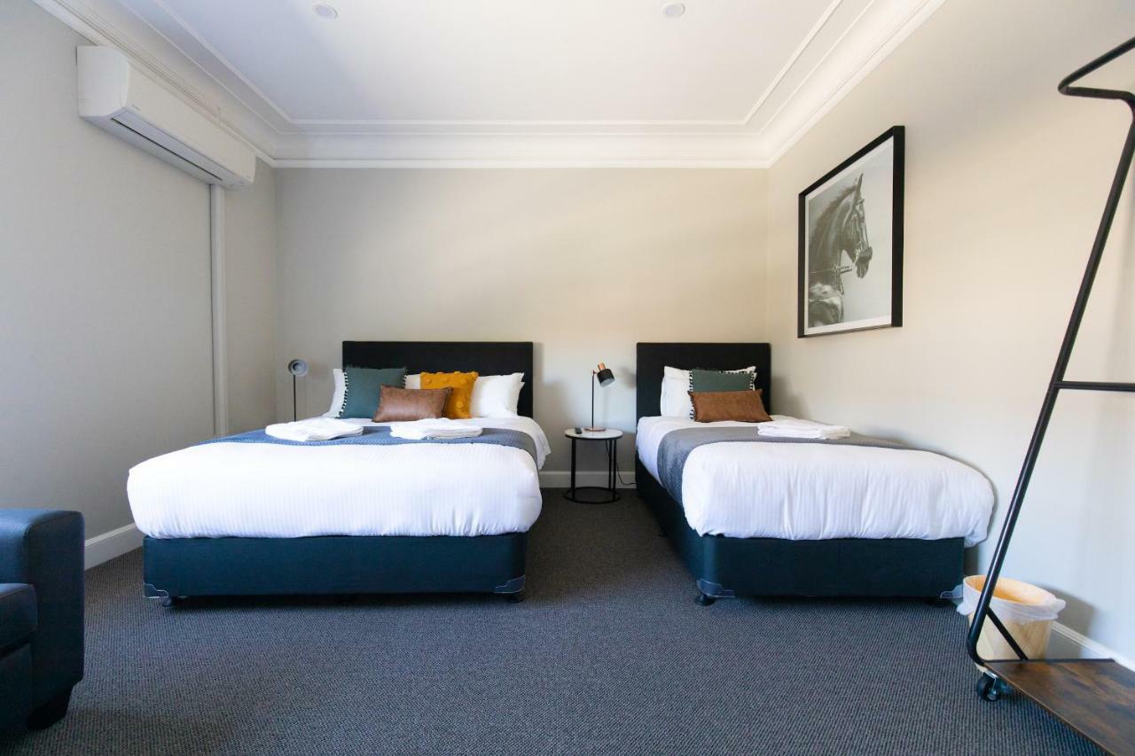 Horse And Jockey Hotel Homebush Сидней Экстерьер фото